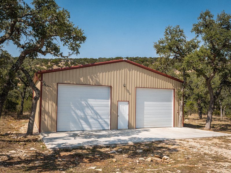 Red-Iron Shop with Roll-Up Doors, Conroe TX